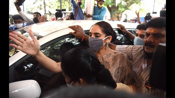 సోమవారం మాట్లాడుతా సోమవారం మాట్లాడుతా