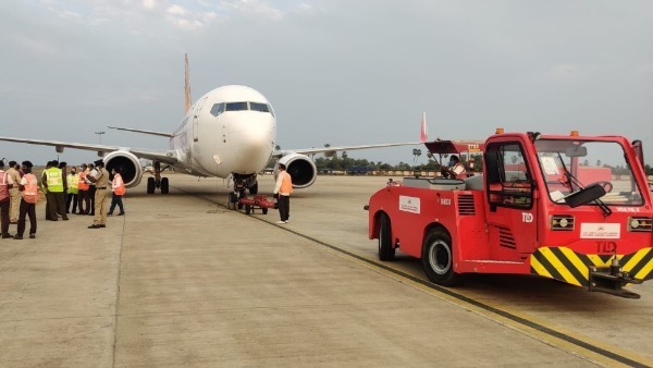 air india flight lost control at gannavaram airport