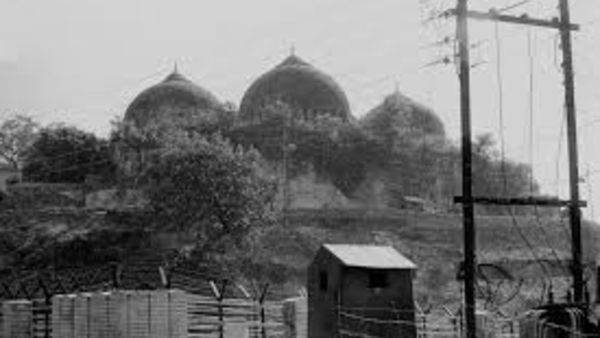 తమకు కేటాయించిన 28 ఎకరాల భూమిలోనే ఐదెకరాలు మసీదుకు ఇచ్చారని పిటీషన్ తమకు కేటాయించిన 28 ఎకరాల భూమిలోనే ఐదెకరాలు మసీదుకు ఇచ్చారని పిటీషన్