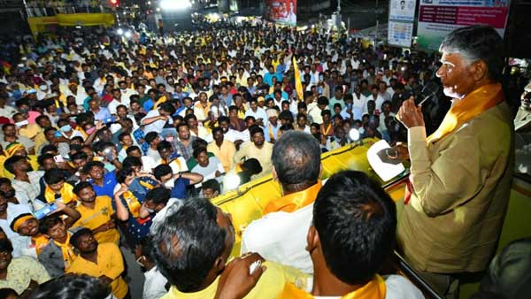 వైసిపి నాయకుల తాటాకు చప్పుళ్ళకు బెదురుతానా? ప్రశ్నించిన చంద్రబాబు