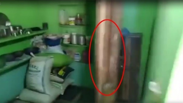 విద్యుత్ స్తంభంతో జీవనం..