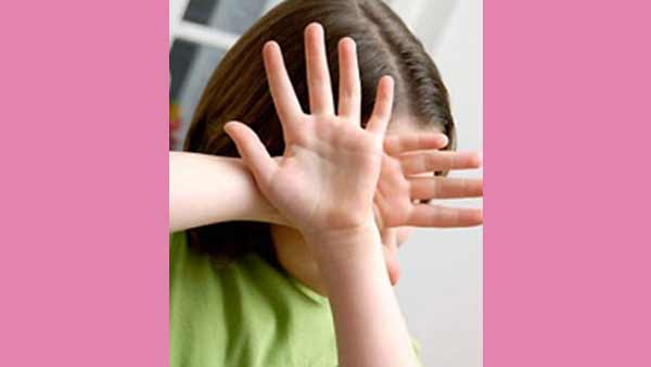 కామాంధుడి కన్ను