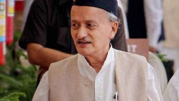  గవర్నర్‌కు విమాన నిరాకరణపై మాటలయుద్ధం