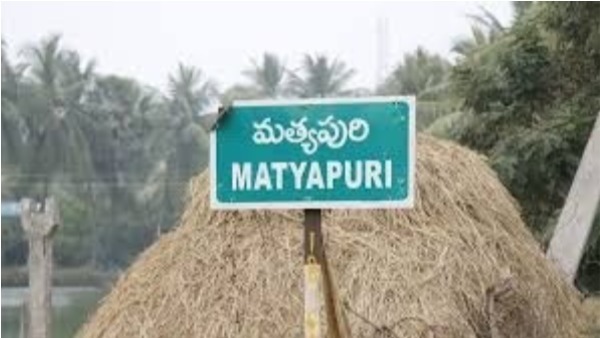మత్సపురిలో అంబేద్కర్ విగ్రహానికి చెప్పుల దండ మత్సపురిలో అంబేద్కర్ విగ్రహానికి చెప్పుల దండ