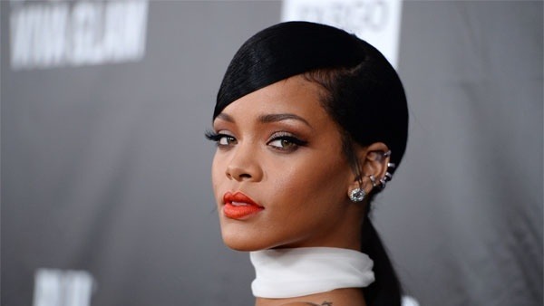 హాలీవుడ్ నటి, టాప్ పాప్ స్టార్