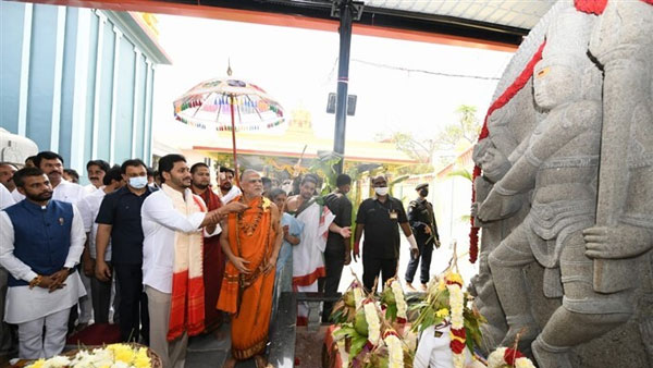 సానుకూలంగా స్పందించిన జగన్ .. అదే చేస్తే ప్రతిపక్షాలకు చెక్ పెట్టినట్టే!