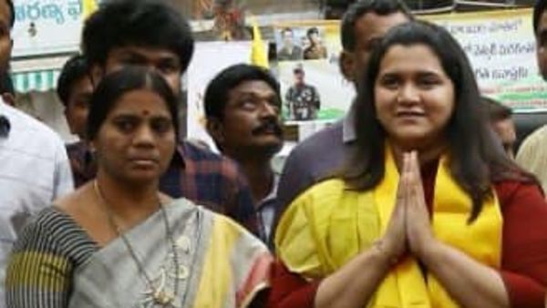 చంద్రబాబు వద్దంటే శ్వేత నామినేషన్ వెనక్కి చంద్రబాబు వద్దంటే శ్వేత నామినేషన్ వెనక్కి