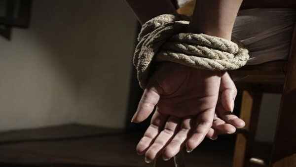 కూతురు కిడ్నాప్ ఫిర్యాదు చేస్తే..