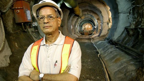 ముఖ్యమంత్రి బాధ్యతలు చేపట్టేందుకు నేను రెడీ: శ్రీధరన్ ముఖ్యమంత్రి బాధ్యతలు చేపట్టేందుకు నేను రెడీ: శ్రీధరన్