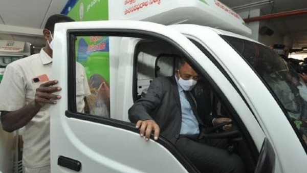 వాహనాలను పరిశీలించిన ఎస్ఈసీ.. వాహనాలను పరిశీలించిన ఎస్ఈసీ..