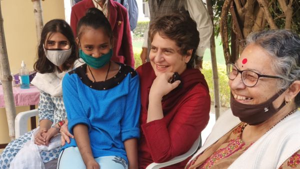  Priyanka Gandhi to visits Prayagraj and takes a holy dip in Sangam during the Mauni Amavasya