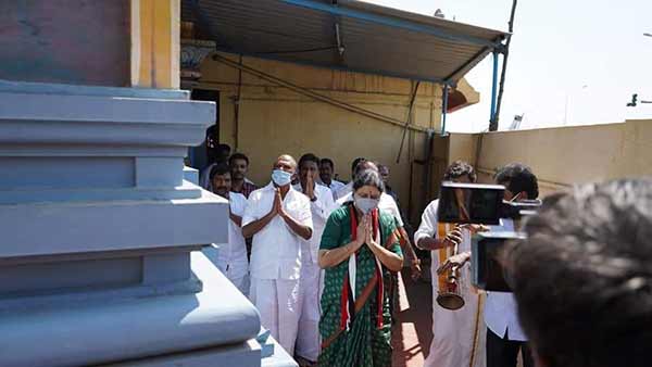 పార్టీ నాదే... జెండా నాదే