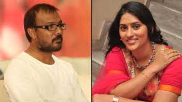 స్నేహితులతో కలిసి బెదిరించాడని... స్నేహితులతో కలిసి బెదిరించాడని...