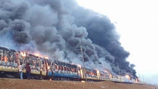 తుని రైలు ఘటన కేసులు ఎత్తేసిన జగన్‌