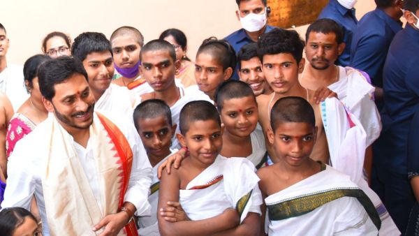 విశాఖ స్టీల్ ప్లాంట్ వ్యవహారం , జగన్ అక్రమాస్తుల కేసుల విచారణ .. యాగం పై ఫోకస్ విశాఖ స్టీల్ ప్లాంట్ వ్యవహారం , జగన్ అక్రమాస్తుల కేసుల విచారణ .. యాగం పై ఫోకస్