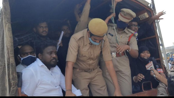 వాలంటీర్ల జీతం రెట్టింపు ఆశలు ఆవిరి