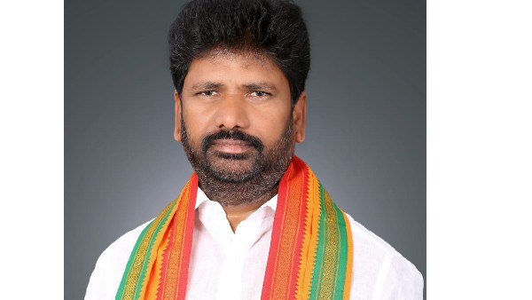  ఫలించిన టీఆర్ఎస్ నేతల దౌత్యం .. పార్టీలో చేరేందుకు బయలుదేరిన అంజయ్య యాదవ్ 