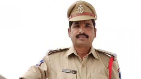 మద్యం మత్తులో కారుతో ఢీకొట్టాడు.. మద్యం మత్తులో కారుతో ఢీకొట్టాడు..