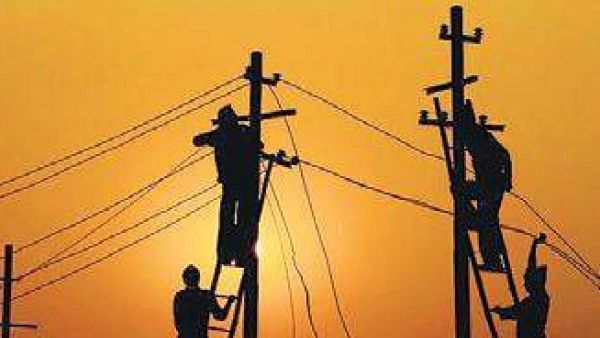 విద్యుత్ వినియోగదారులకు భారీ ఊరట విద్యుత్ వినియోగదారులకు భారీ ఊరట