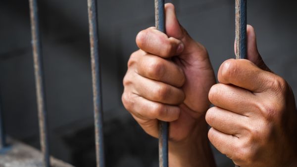 కేసు నమోదు చేసిన పోలీసులు కేసు నమోదు చేసిన పోలీసులు