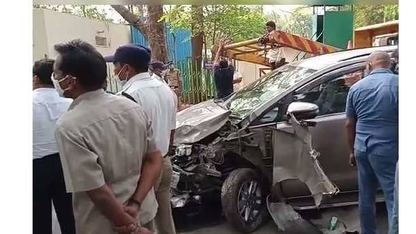 newly elected trs mlc vani devi escapes huge accident as her car rams into gate at assembly
