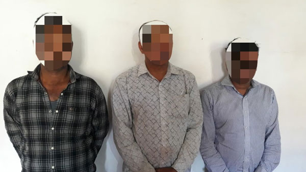 ఛత్తీస్‌గఢ్ రిజిస్ట్రేషన్ వాహనంలో..