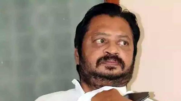 సీఎం వైఎస్ జగన్కూ సీఐడీ నోటీసులివ్వాలంటున్న హర్షకుమార్ సీఎం వైఎస్ జగన్కూ సీఐడీ నోటీసులివ్వాలంటున్న హర్షకుమార్