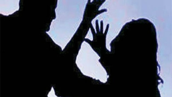 జెండా ఎత్తేసిన రెండో మొగుడు.... గ్యాంగ్ రేప్