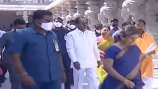 స్వామి వారిని దర్శించుకున్న కేసీఆర్ .. క్షేత్ర స్థాయి ఆలయ నిర్మాణ పనుల పరిశీలన 