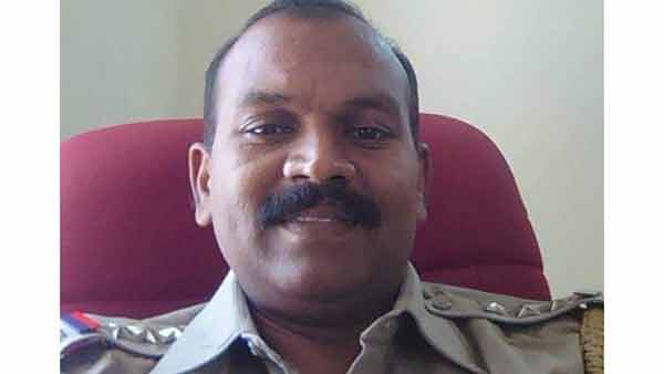  కుర్రాలకు సీఐ వార్నింగ్