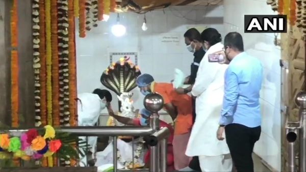 పరమశివుడిని దర్శించుకుని..