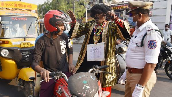 మాస్కు తప్పనిసరి... 