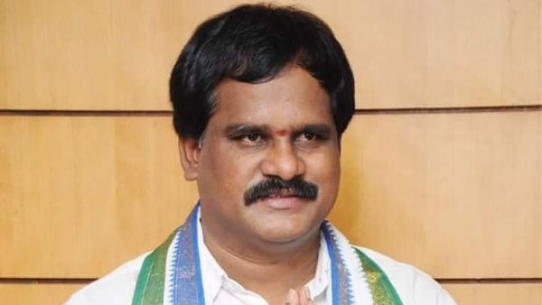  మేయర్ పదవి ఇస్తామని చెప్పి ఇవ్వకుండా వంశీకృష్ణను మోసం చేశారని ఆరోపణ