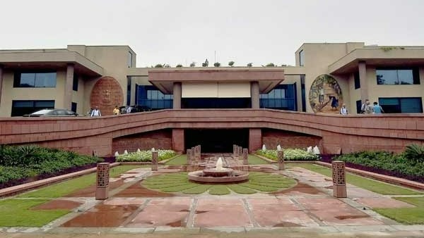 మూడు భూగర్భ సొరంగాలు ఎక్కడెక్కడికంటే ? మూడు భూగర్భ సొరంగాలు ఎక్కడెక్కడికంటే ?