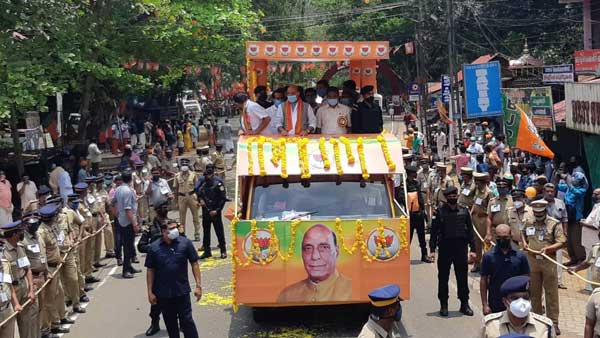Rajnath promises to bring law for Sabarimala, says LDF-UDF friendly match in Kerala Rajnath promises to bring law for Sabarimala, says LDF-UDF friendly match in Kerala
