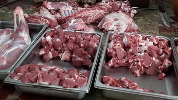 Rotten meat mafia in vijayawada: civic body officials seize several shops