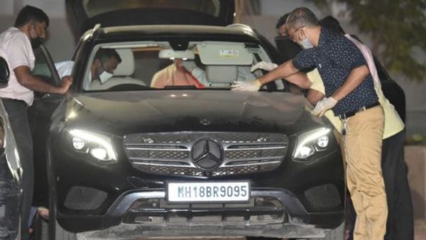  స్కార్పియో కోసం ఉపయోగించిన నకిలీ నంబర్ ప్లేట్‌ స్వాధీనం