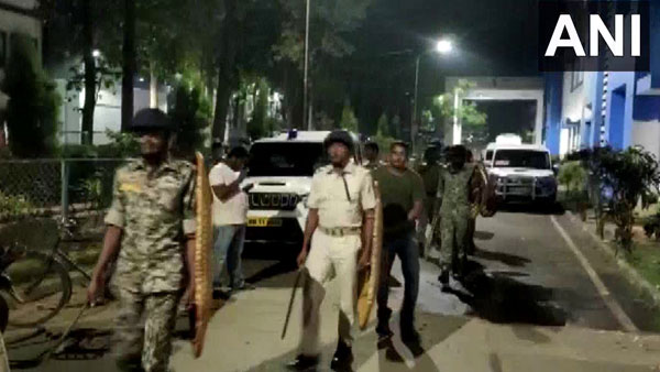 ఆసుపత్రి వద్ద అదనపు బలగాలు..