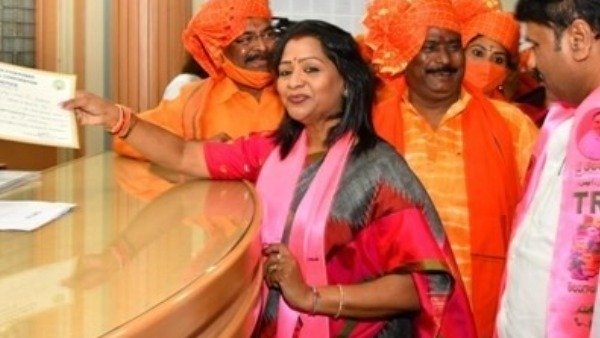 అదిష్టానానికి ఫిర్యాదు చేస్తానంటున్న బాదితుడు.. కేటీఆర్ కు మొరపెట్టుకున్న గులాబీ నాయకుడు.. అదిష్టానానికి ఫిర్యాదు చేస్తానంటున్న బాదితుడు.. కేటీఆర్ కు మొరపెట్టుకున్న గులాబీ నాయకుడు..