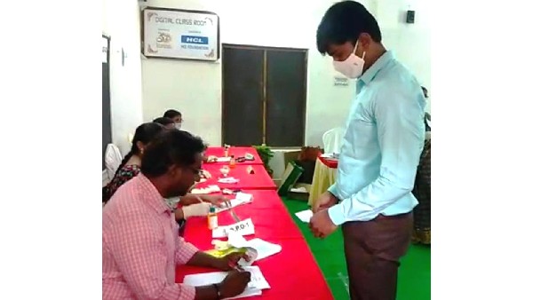 విజయవాడలో మొత్తం ఓట్లపై గందరగోళం