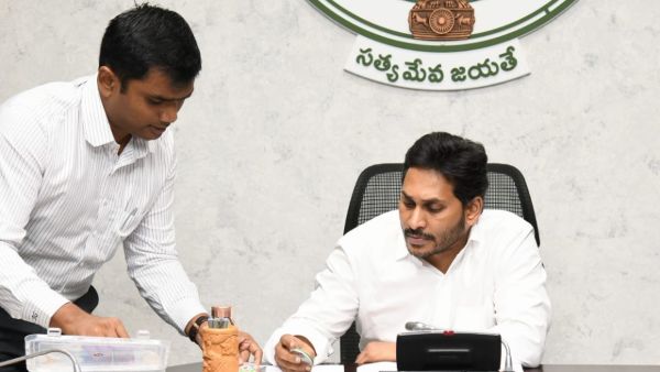 ap government confirm final figure of volunteers for ugadi awards in three categories