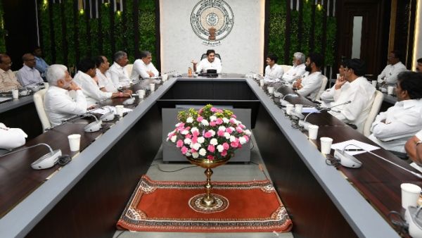  తిరుపతిలో రికార్లులు తిరగరాయాలని వైసీపీ ప్లాన్‌