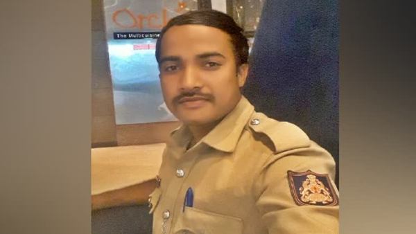 పెళ్లాం జీతంతో జల్సాలు.......పక్కింట్లో పులిహోరా పెళ్లాం జీతంతో జల్సాలు.......పక్కింట్లో పులిహోరా