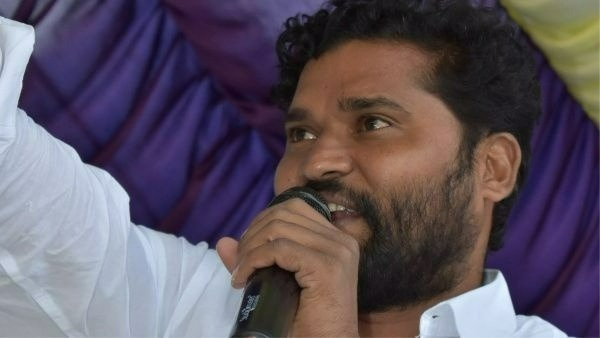 కేసీఆర్ దగా.. ఏసీల్లో కాంగ్రెస్ నేతల కేసీఆర్ దగా.. ఏసీల్లో కాంగ్రెస్ నేతల