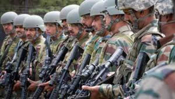 గాయాలతో ఆస్పత్రిలో చేరినా యుద్ధం మాటే...