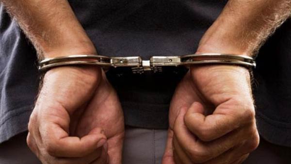 గంటకు ఓ మాట మార్చారు గంటకు ఓ మాట మార్చారు