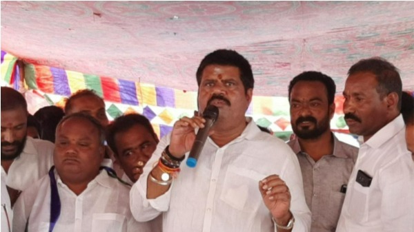 వైసీపీ ఎంపీలు గొర్రెలు అయితే మీ ఎంపీల మాటేంటి ? వైసీపీ ఎంపీలు గొర్రెలు అయితే మీ ఎంపీల మాటేంటి ?