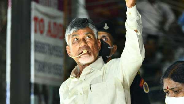 మిగిలిన ప్రధాన నేత చంద్రబాబే