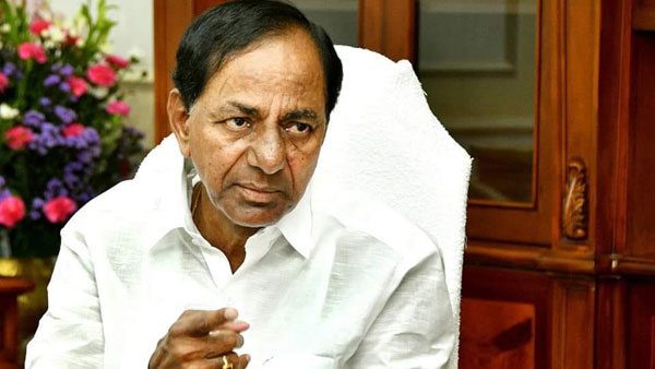వ్యాక్సినేషన్ తానే స్వయంగా పర్యవేక్షిస్తానని చెప్పిన సీఎం కేసీఆర్