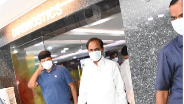 COVID-19: CM KCR undergos medical tests at Yashoda hospital, return to farm house